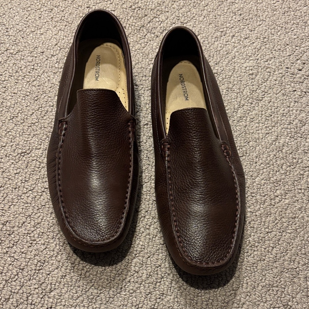 Men’s EUC brown driving loafers 10